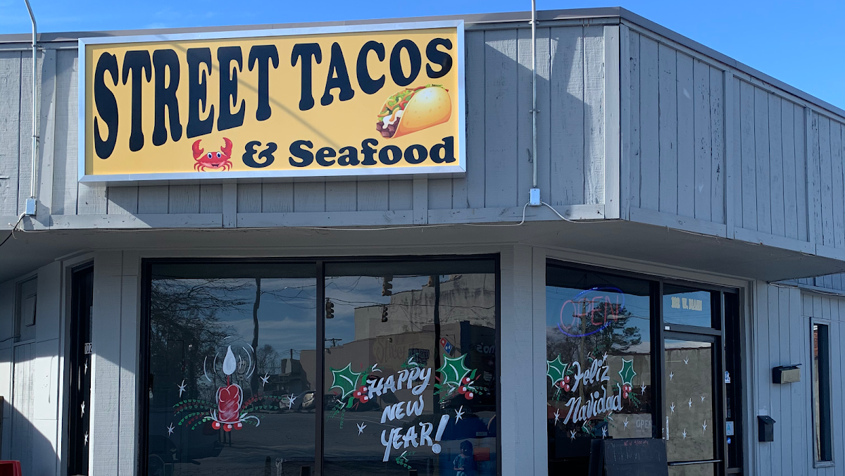 Banner Street Tacos And Seafood 01
